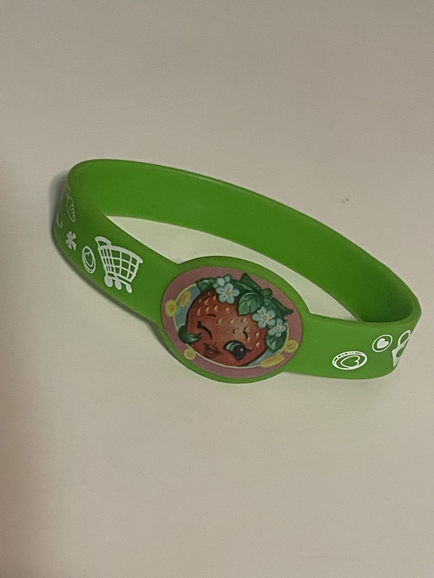 2013 Moose Shopkins Green Strawberry Silicone Stretchy Bracelet
