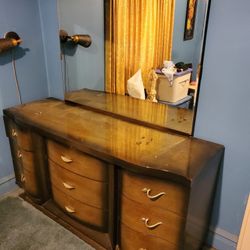 Dresser An Mirror For Sale