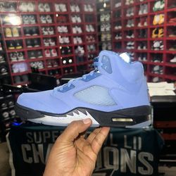 Jordan 5 UNC size 10