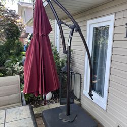 Hampton Bay 11 ft. Cantilever Solar LED Offset Outdoor Patio Umbrella in  Chili Red for Sale in Schaumburg, IL - OfferUp