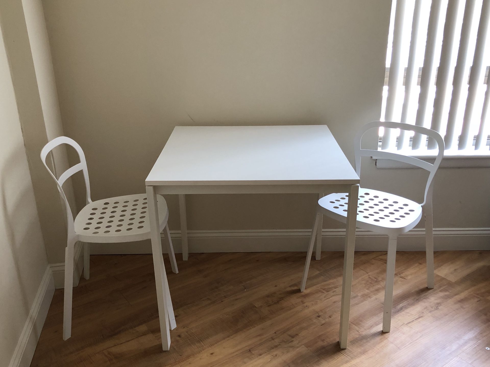 Dinner table and chairs (Ikea)