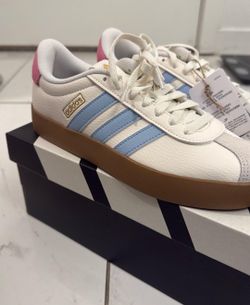 New ADIDAS sz 7.5