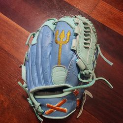 Absolutely Ridiculous Aria Poisedon  Youth 10.5" Glove 