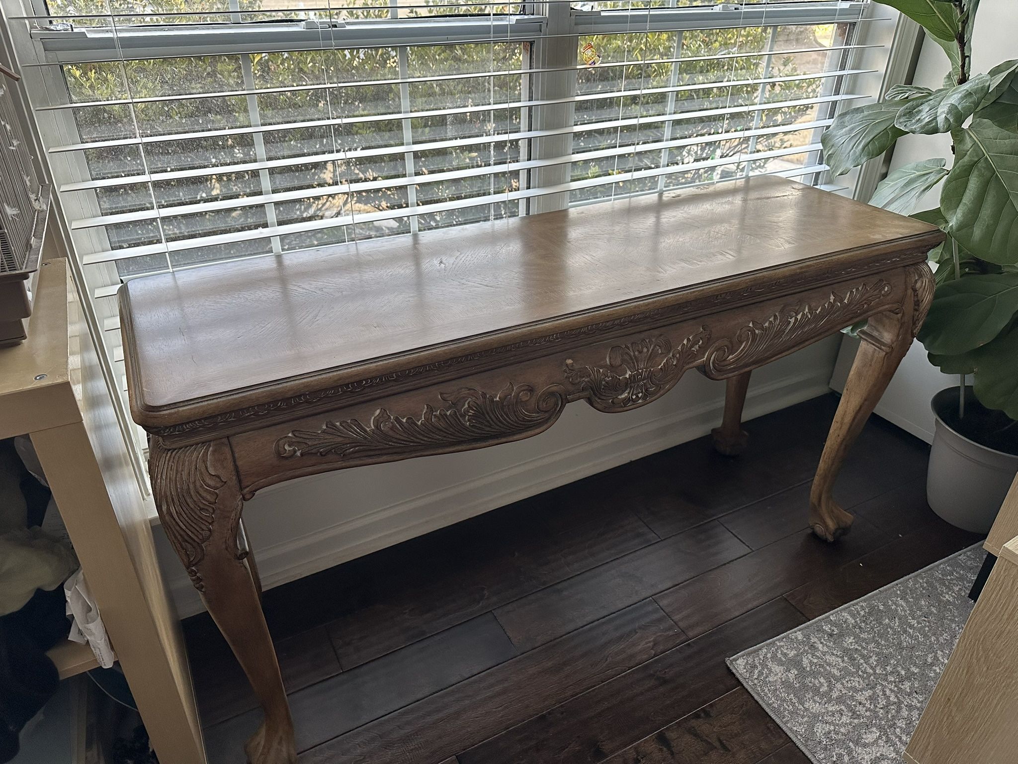 FRENCH PROVINCIAL-STYLE SOFA TABLE
