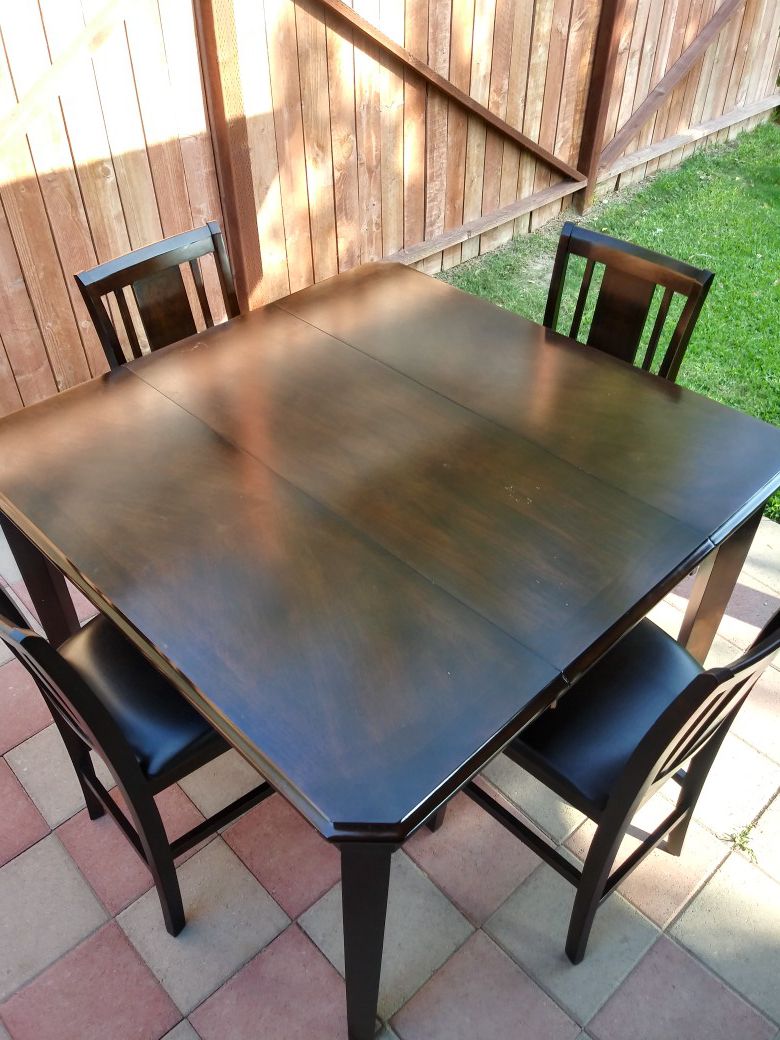 Dinning table 4 chairs