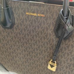 Michael Kors Purse ! 