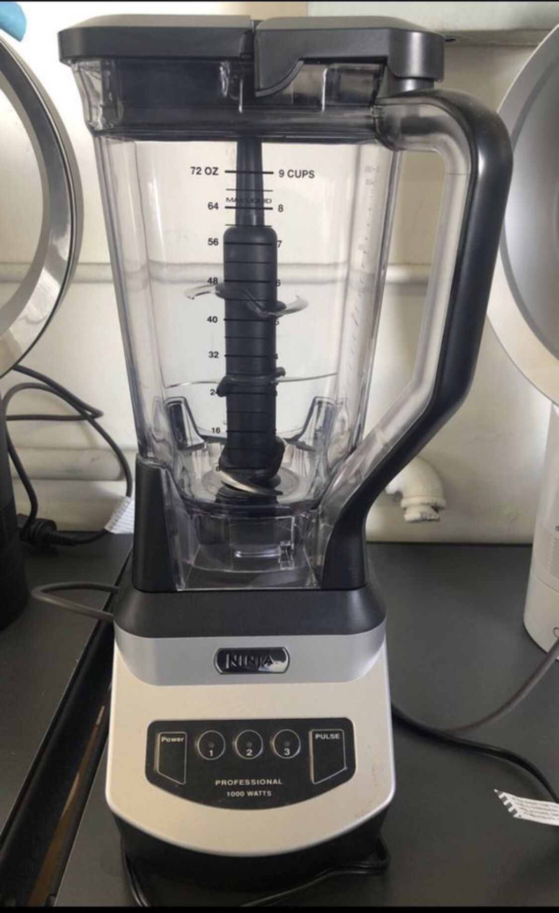 Ninja 1,000 watts blender for Sale in Los Angeles, CA - OfferUp