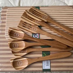 Oneida 9 Piece Bamboo Cutting Boards and Utensils Set for Sale in  Hackensack, NJ - OfferUp
