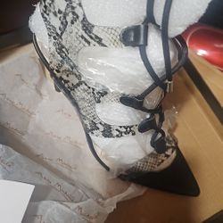 High Heels With Snake Skin Print Lace Up