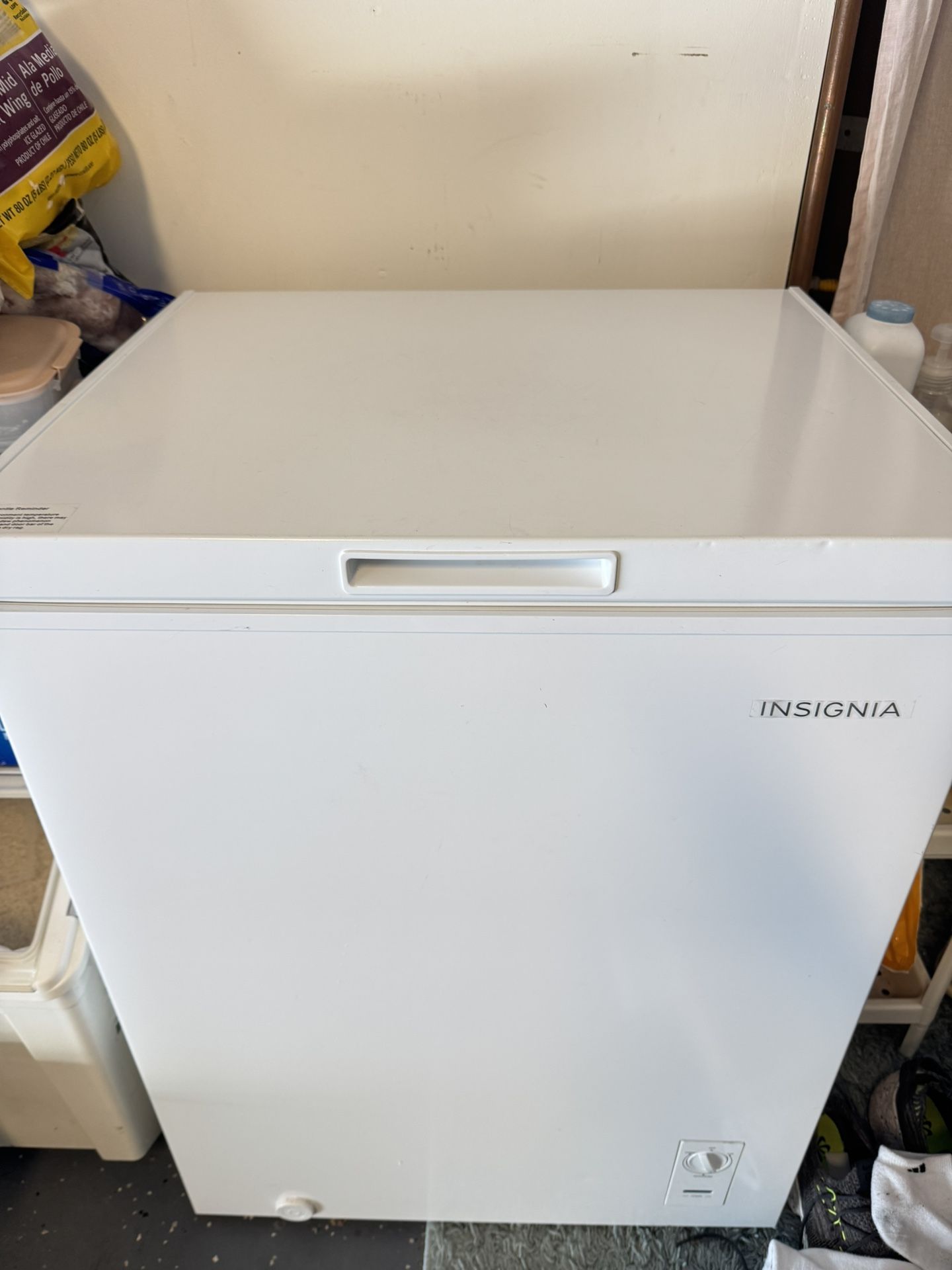 Insignia™ - 5.0 Cu. Ft. Garage Ready-Chest Freezer - White