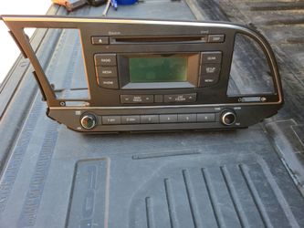 2017-2018 Hyundai Elantra Radio Receiver