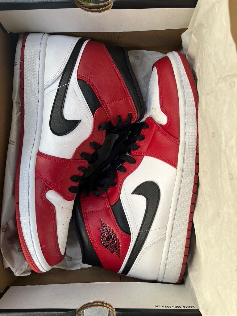 AJ1 Mid “Chicago”