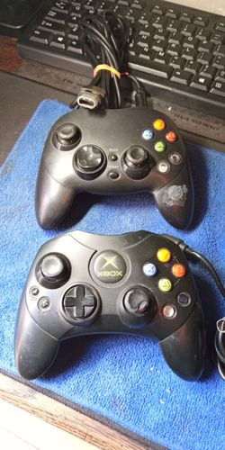 Original Xbox Controllers Lot of 2 (tested and working)