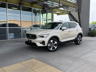 2025 Volvo XC40
