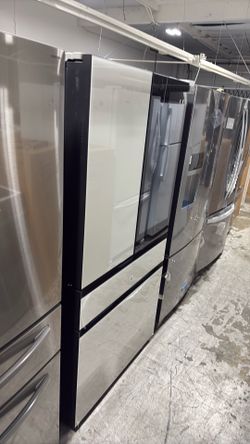 Samsung bespoke French Door refrigerator with Family Hub