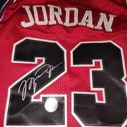 Michael Jordan Autograph COA Signed Autographed  Auto Chicago Bulls 