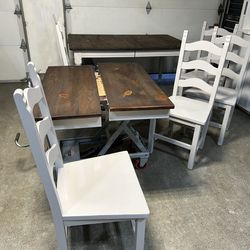 Table and chairs set