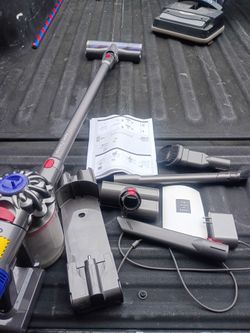 DYSON V7 ANIMAL PLUS VACUUM