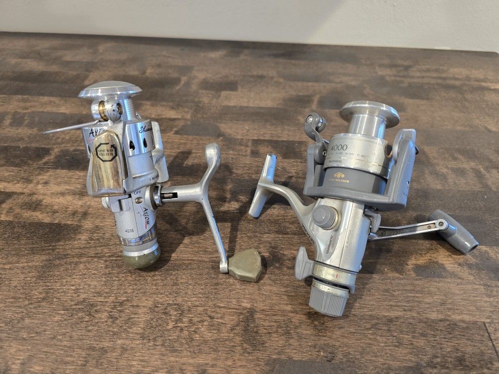 2 Fishing Reels