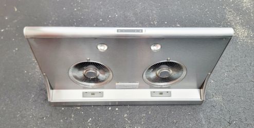 ZEPHYR VENT UNDER CABINET RANGE HOOD EXCELLENT CONDITION