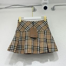 Burberry skirt