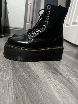 Dr Martens Jadon max boot size 7