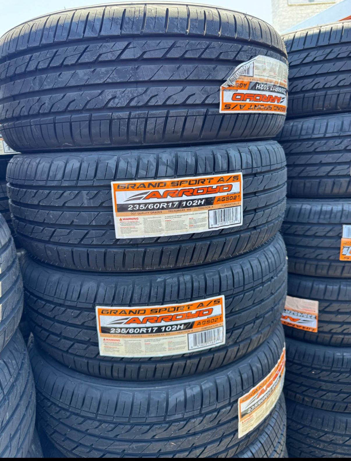 Vendo Set De Llantas 235/60/R17 Instaladas Y BALANCEDAS Las 4 Por $355
