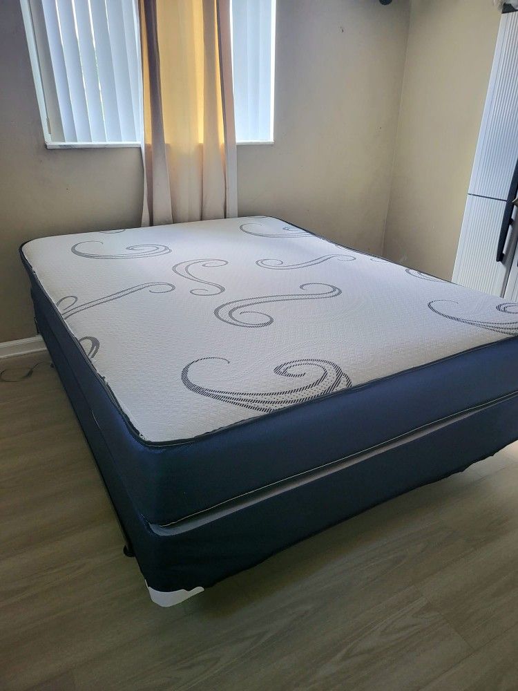 NEW FULL-SIZE MATTRESS AND BOX SPRING