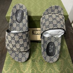 Gucci Slides. READ DESCRIPTION FOR SIZES