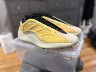 Size 12 - Adidas Yeezy 700 V3 Mono Safflower