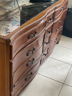 Dresser brown