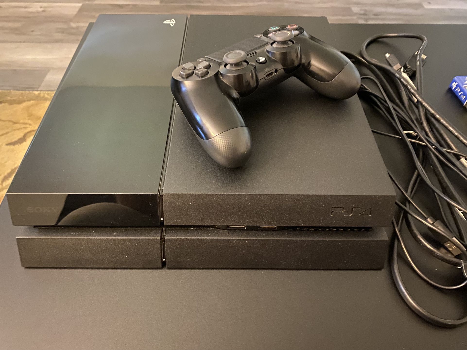 Selling Good Condition PS4 w/ 2 Games & All Cords, 500GB