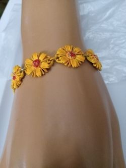 1950 Signed Art Daisy Bracelet