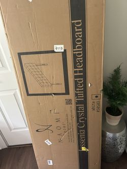 New In Box White Tufted Headboard (Queen Size)