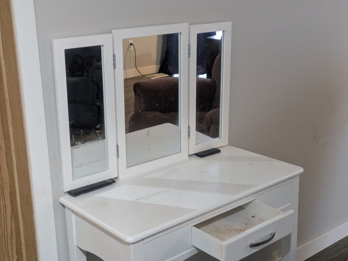 Makeup Vanity
