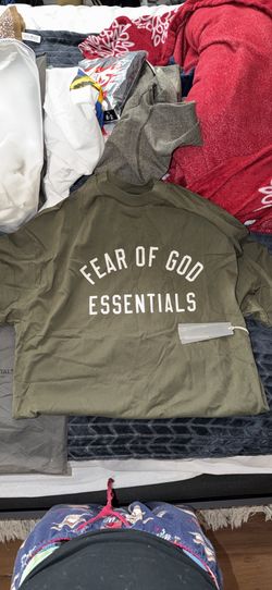 BRAND NEW FEAR OF GOD ESSENTIALS SHIRT + TAGS