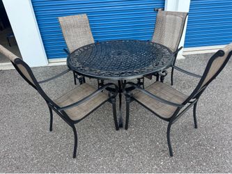 Patio dining set chairs and table