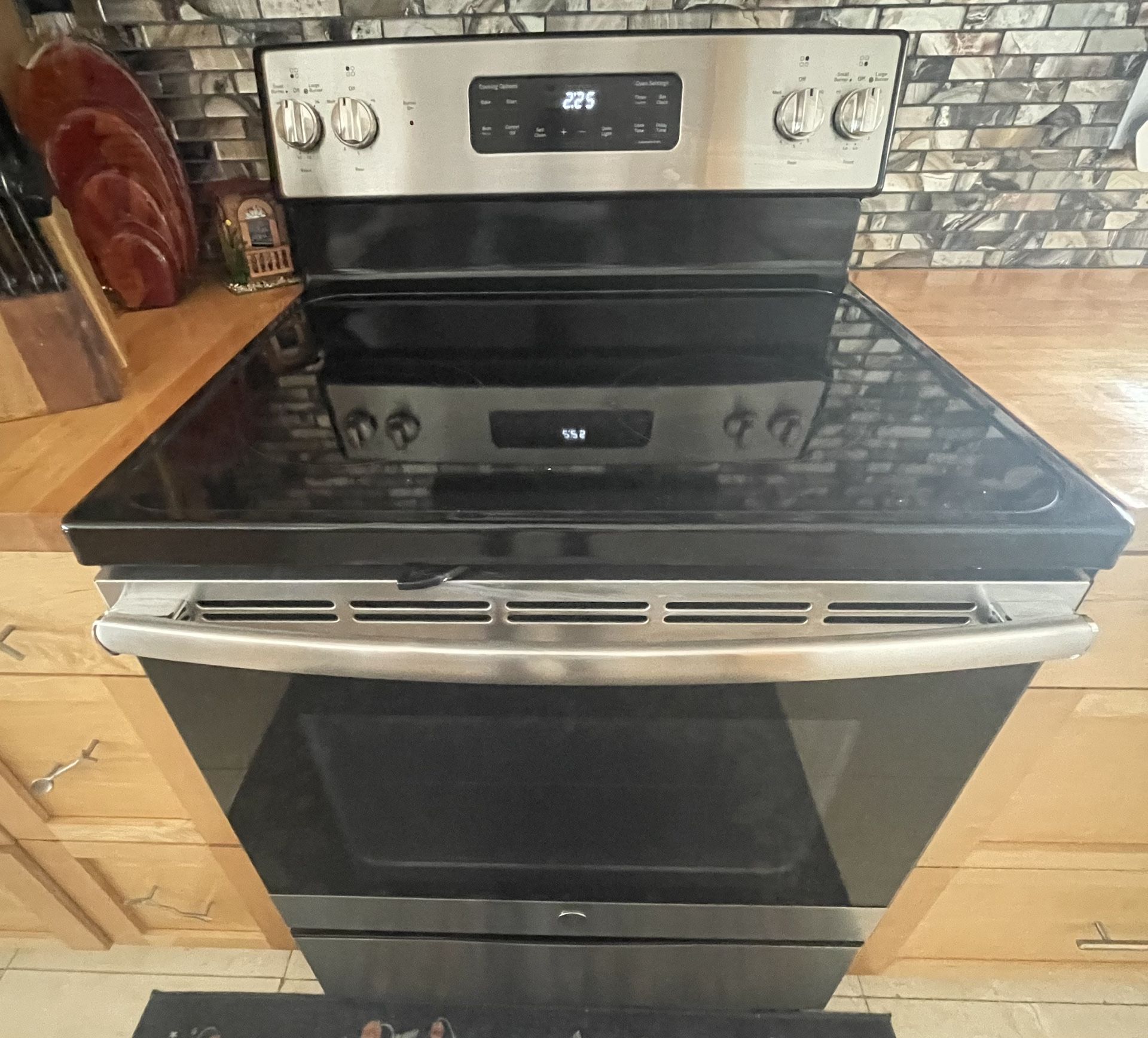 Electric Glass top Range/Oven