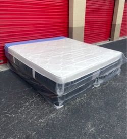 12” King Plush Pillow Top mattress and Box