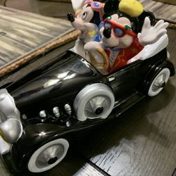 Micky And Manny Musical Car