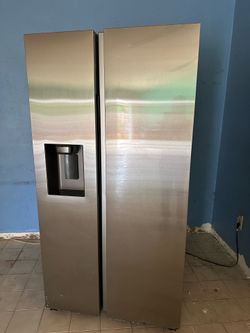 Samsung 27.4 Cu Ft Side-by-Side Refrigerator