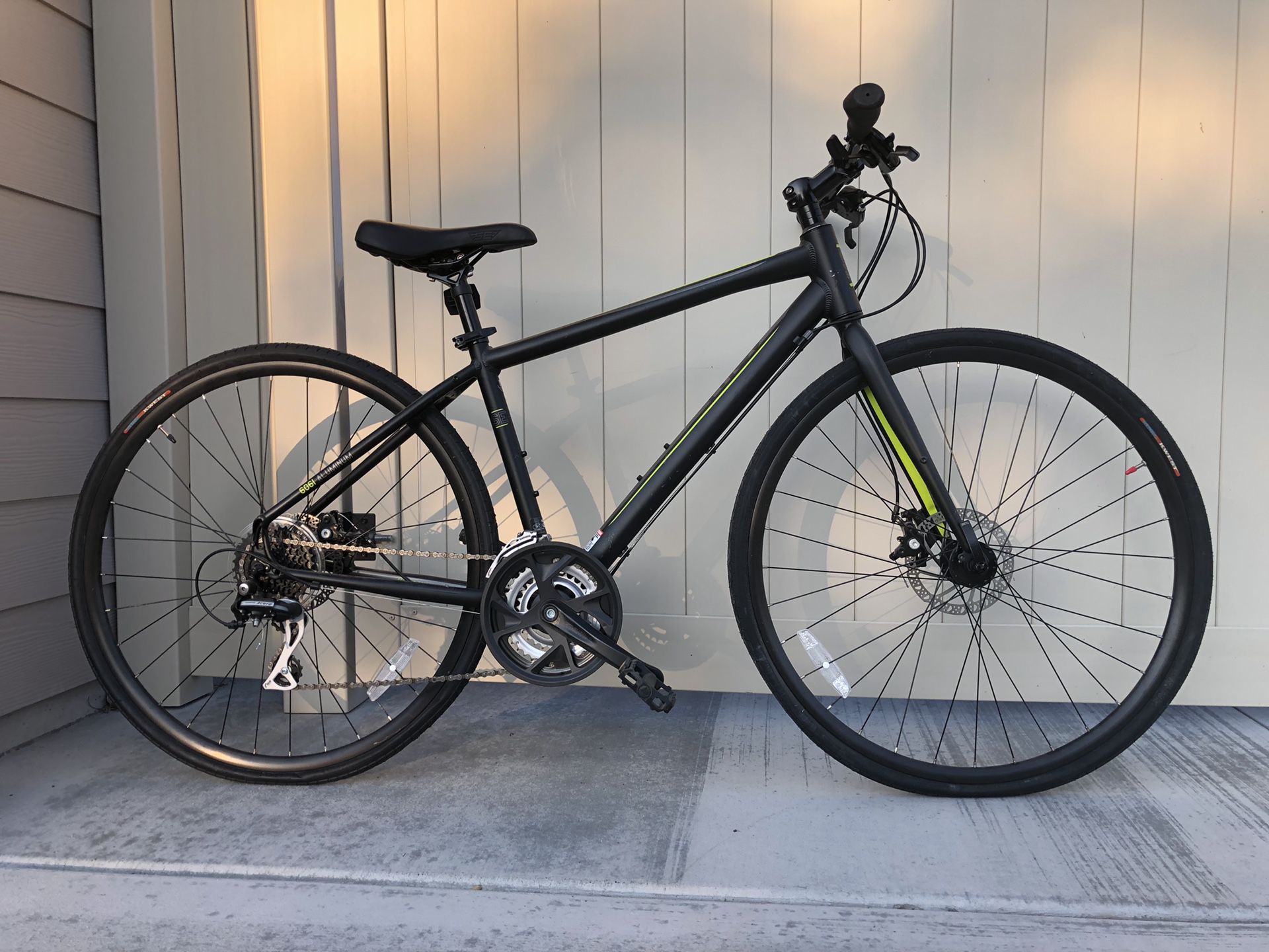 SE Bikes (Hybrid)