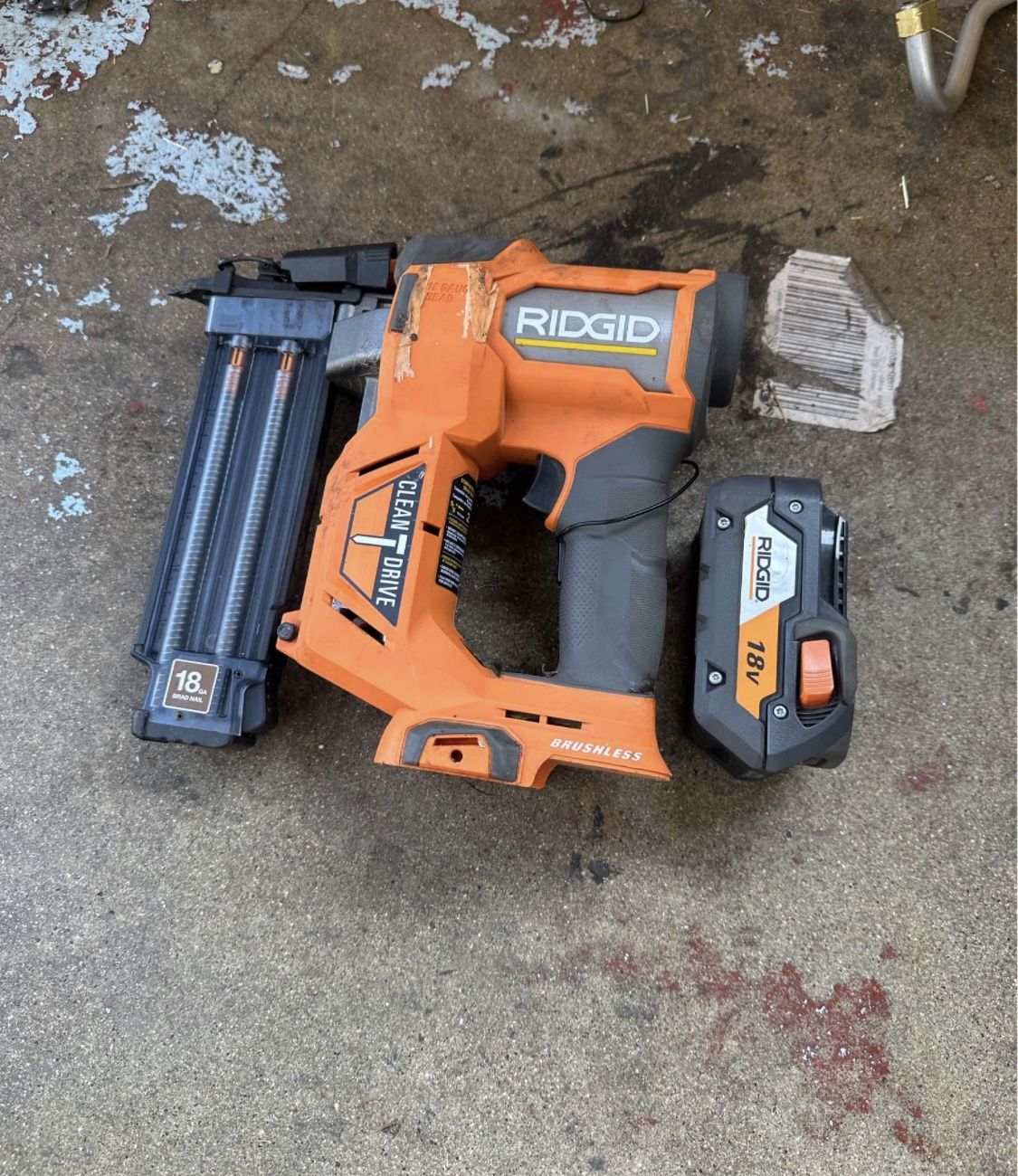 RIDGID 18V Brushless Cordless 18 Gauge 1/8 Brad Nailer