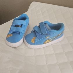 Cookie Moster Pumas Size 5