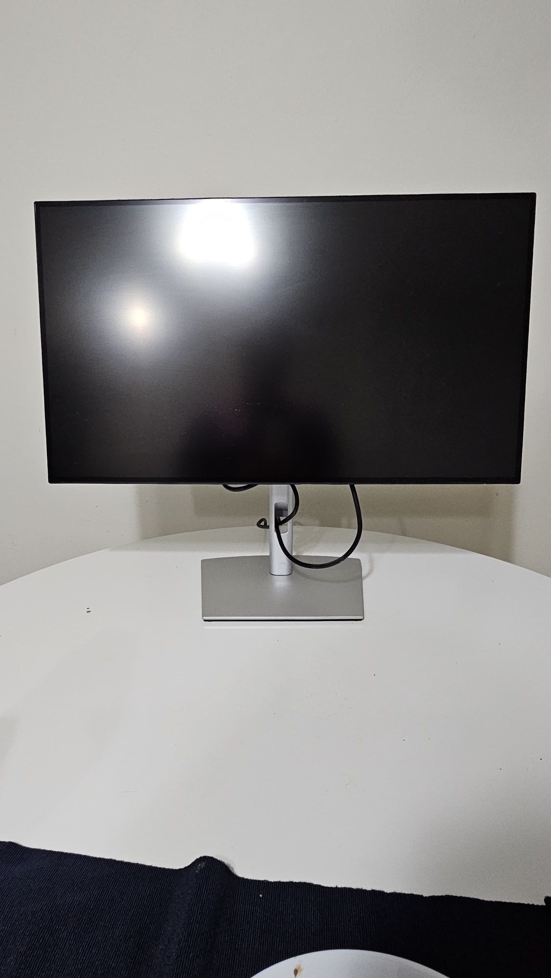 2 Monitors Dell UltraSharp U2722D 