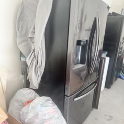 Samsung Refrigerator Only 5 Yrs Old