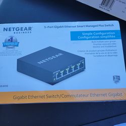 Netgear 5 port gigabit ethernet smart managed plus switch
