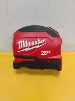 Milwaukee 25 ft. Compact Auto Lock Tape Measure