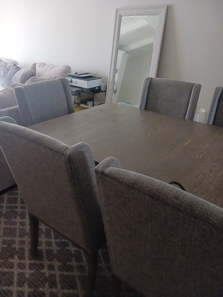 Dining Table + 6 Chais