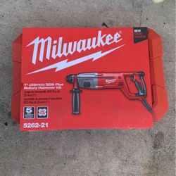 Milwaukee 1” (25mm) SDS Plus Rotary Hammer Kit